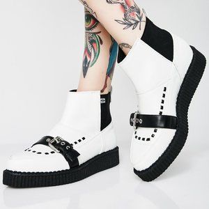 TUK WHITE BUCKLE PULL-ON POINTED BOOT 10 Womens 8